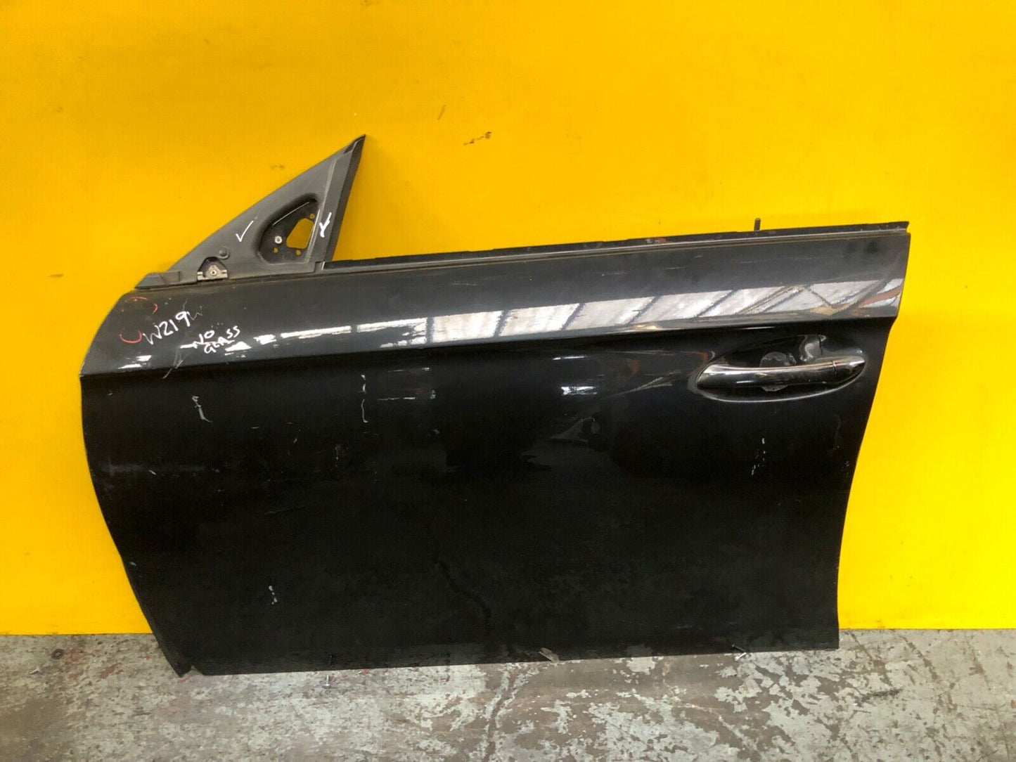 MERCEDES BENZ CLS W219 DOOR PASSENGER SIDE FRONT LEFT NO GLASS