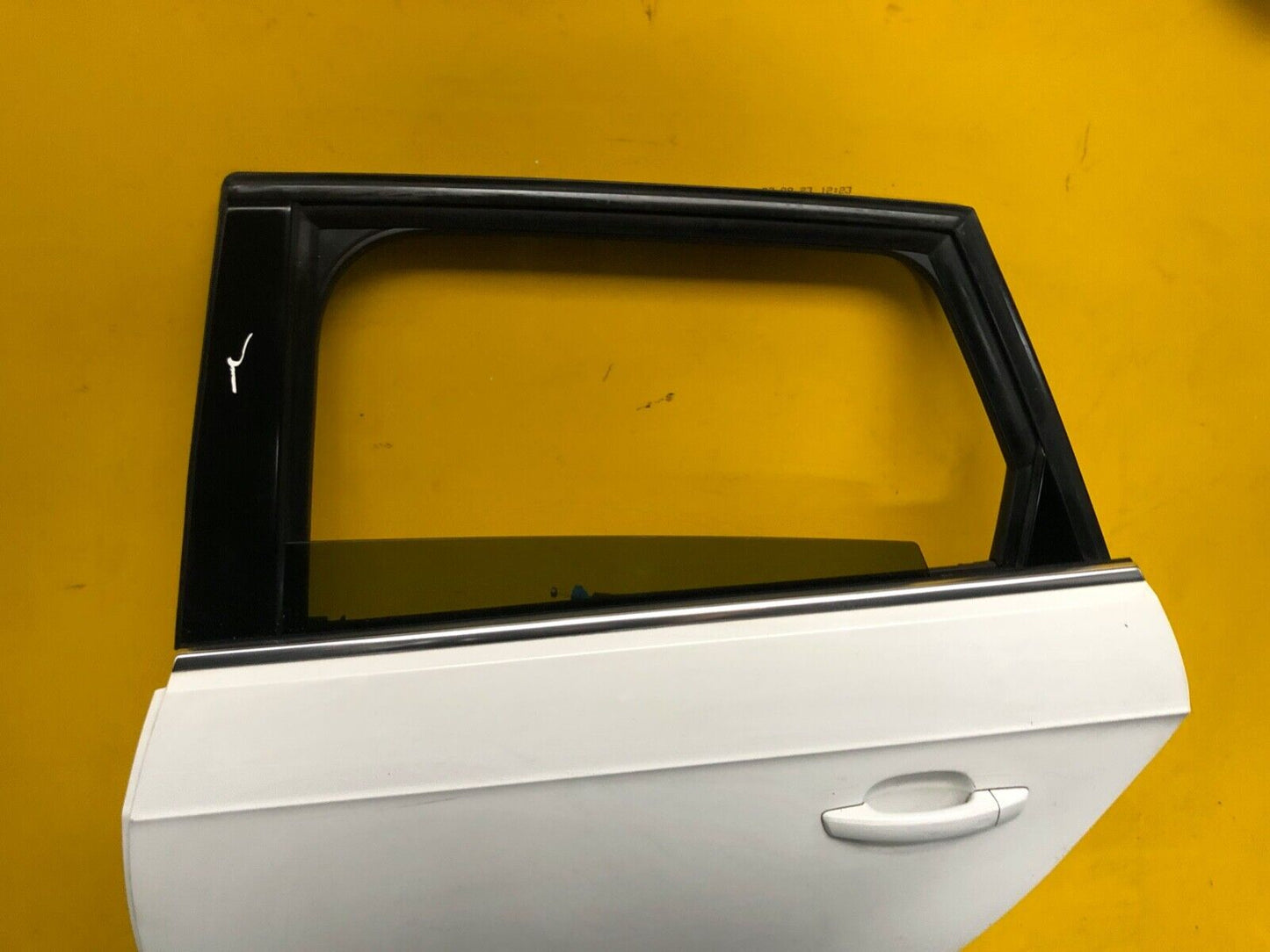 AUDI A3 8V MK3 DOOR PASSENGER SIDE REAR LEFT WITH GLASS IN WHITE