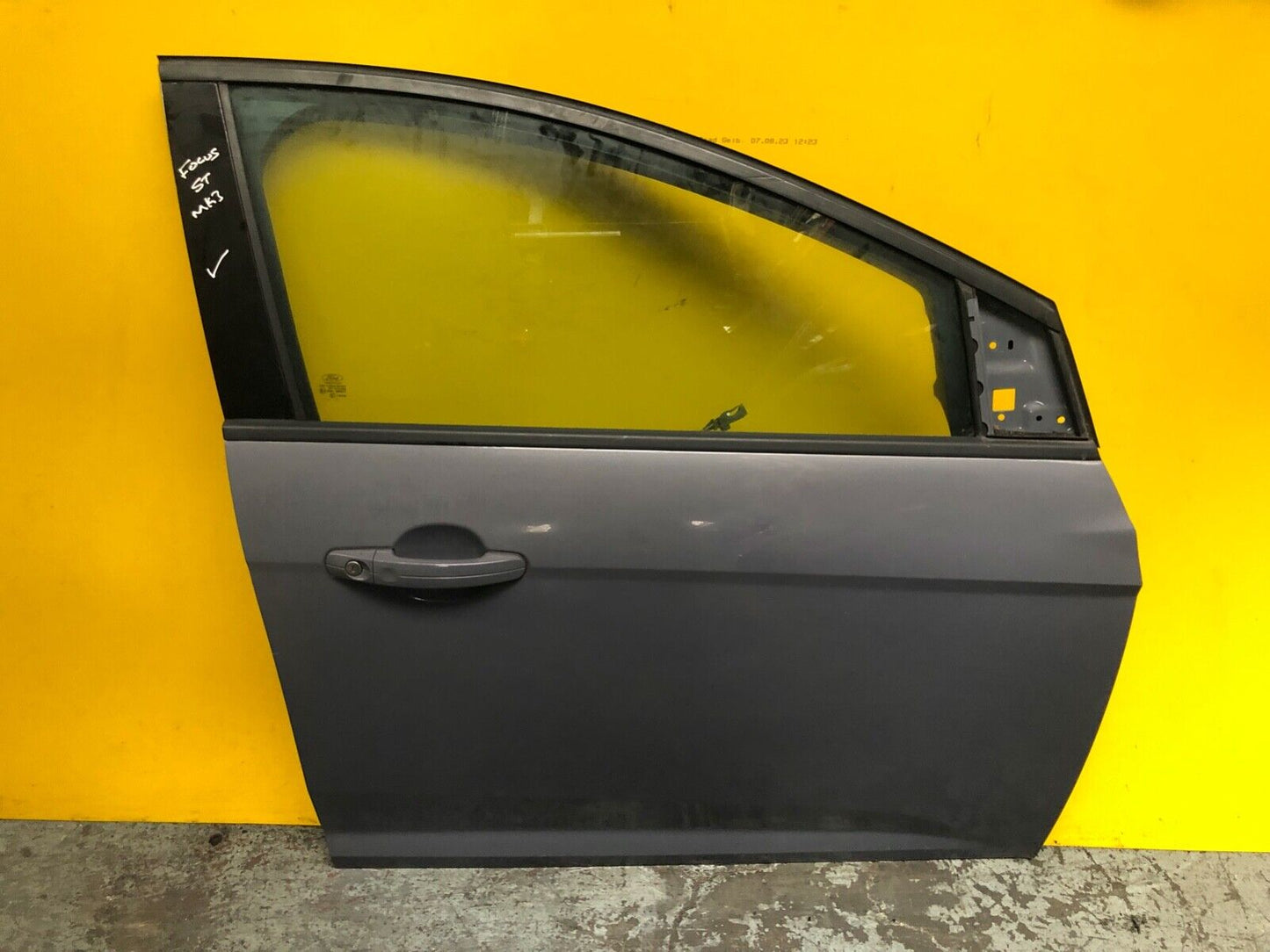 FORD FOCUS MK3 2011-2018 DOOR DRIVER SIDE FRONT RIGHT WITH GLASS IN GREY