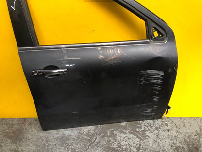 MERCEDES BENZ X CLASS W470 DOOR DRIVER SIDE FRONT RIGHT WITH GLASS DAMAGED