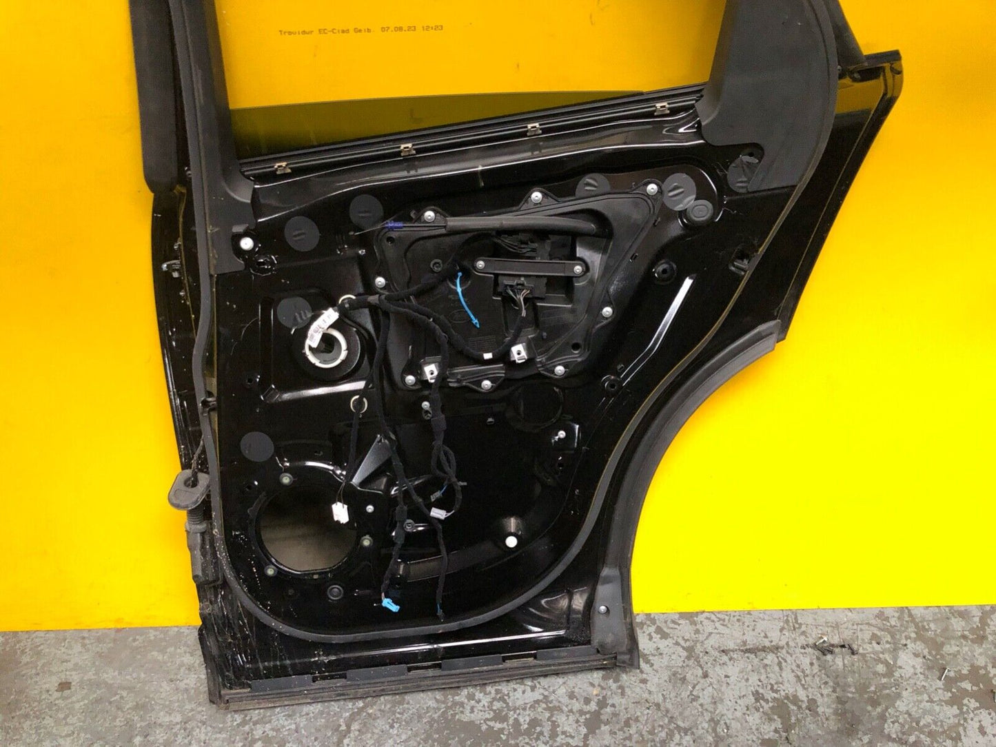 JAGUAR F PACE X761 2015 - 2024 DOOR DRIVER SIDE REAR RIGHT WITH GLASS