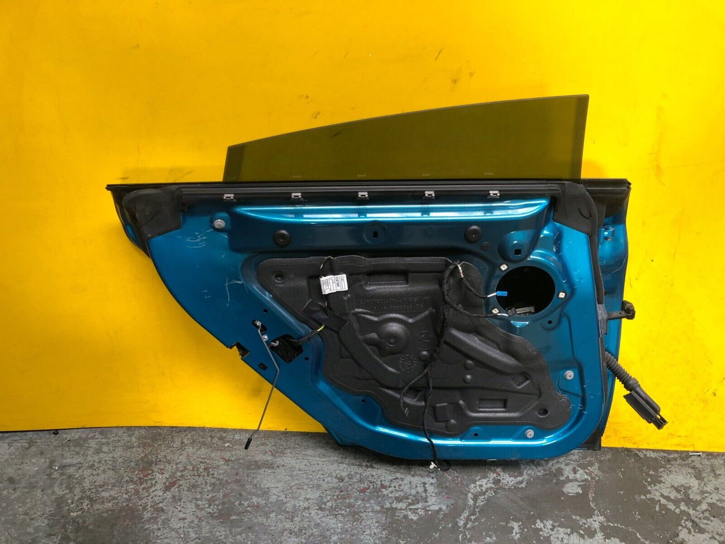 BMW 4 SERIES GRAN COUPE F36 2014-2020 DOOR PASSENGER SIDE REAR LEFT WITH GLASS