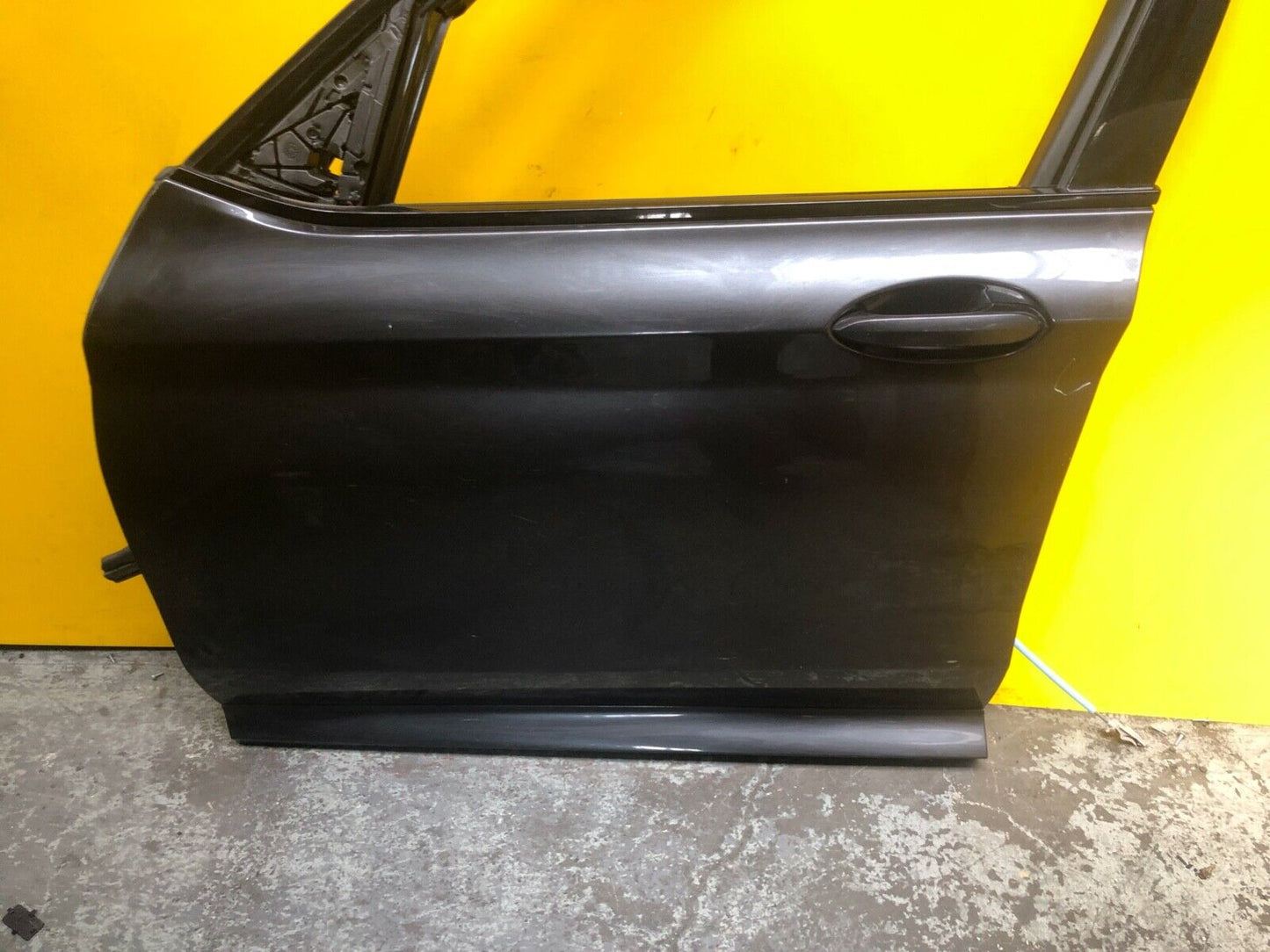 BMW X3 G01 2017 - 2022 PASSENGER SIDE FRONT DOOR LEFT COMPLETE WITH WINDOW