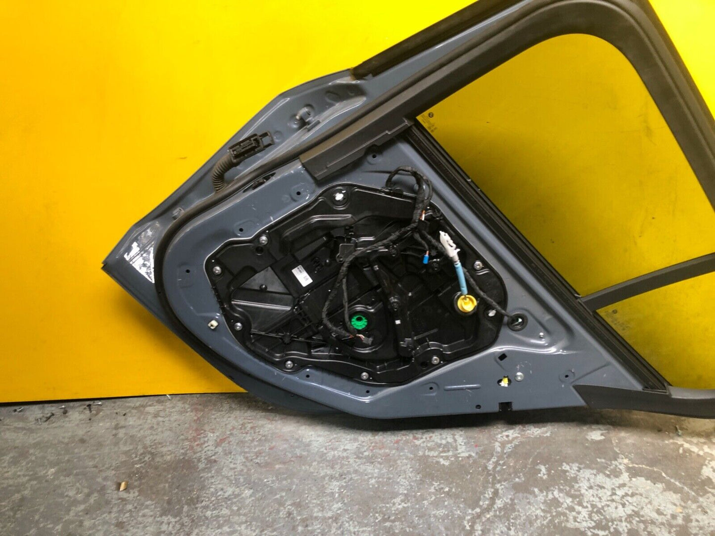 BMW 1 SERIES F40 2019 - 2024 DOOR DRIVER SIDE REAR RIGHT COMPLETE WITH GLASS