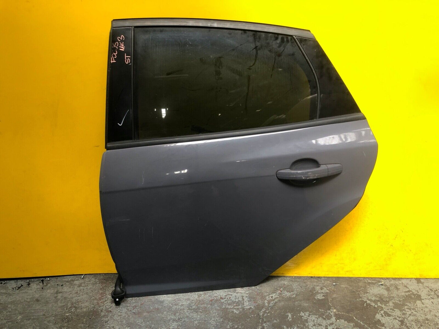 FORD FOCUS MK3 2011-2018 DOOR PASSENGER SIDE REAR LEFT WITH GLASS IN GREY