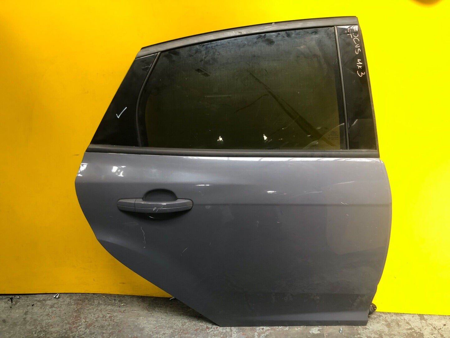 FORD FOCUS MK3 2011-2018 DOOR DRIVER SIDE REAR RIGHT WITH GLASS IN GREY