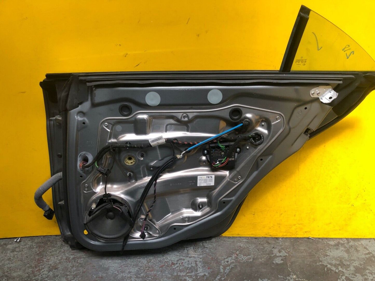 MERCEDES CLS W218 2011-2018 DOOR DRIVER SIDE FRONT RIGHT WITH GLASS GREY