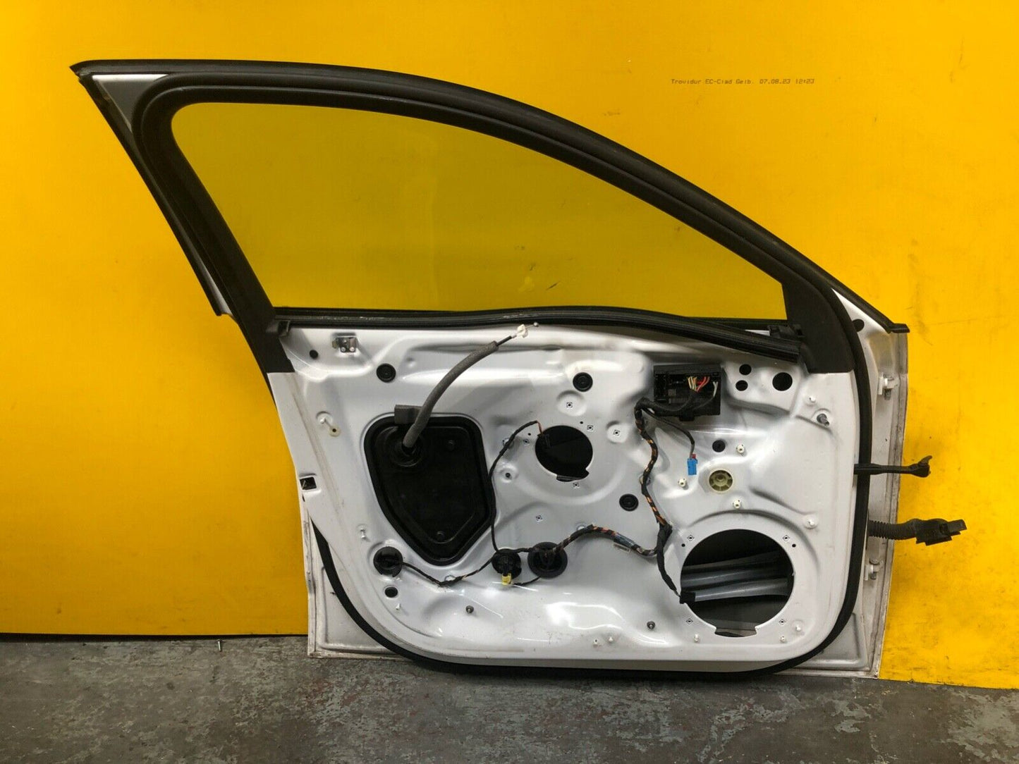 AUDI A3 8V MK3 DOOR PASSENGER SIDE FRONT LEFT WITH GLASS IN WHITE