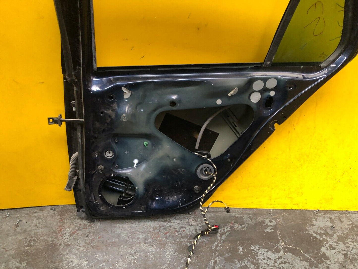 VOLKSWAGEN GOLF MK7 MK7.5 DOOR DRIVER SIDE REAR RIGHT WITHOUT GLASS