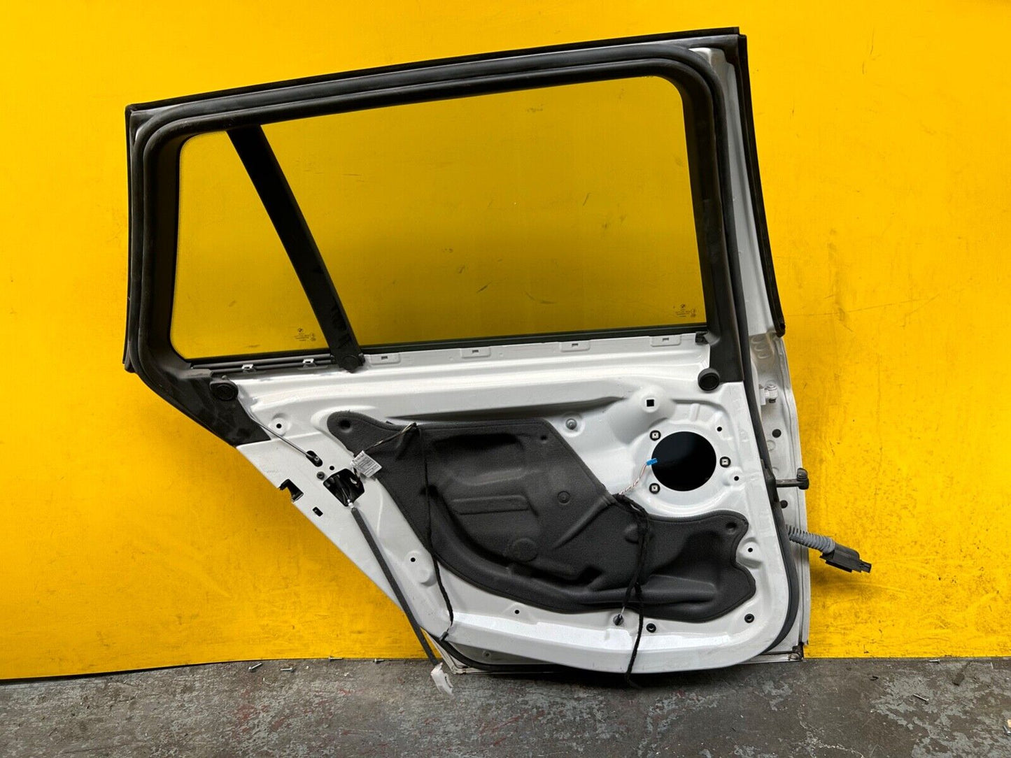 BMW 3 SERIES F31 TOURING 2011 - 2019 DOOR PASSENGER SIDE REAR LEFT COMPLETE