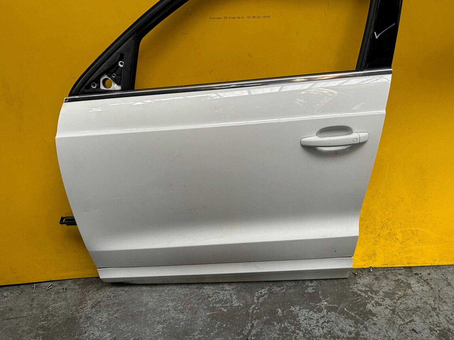 AUDI Q3 8U MK1 DOOR PASSENGER SIDE FRONT LEFT WITH GLASS IN WHITE