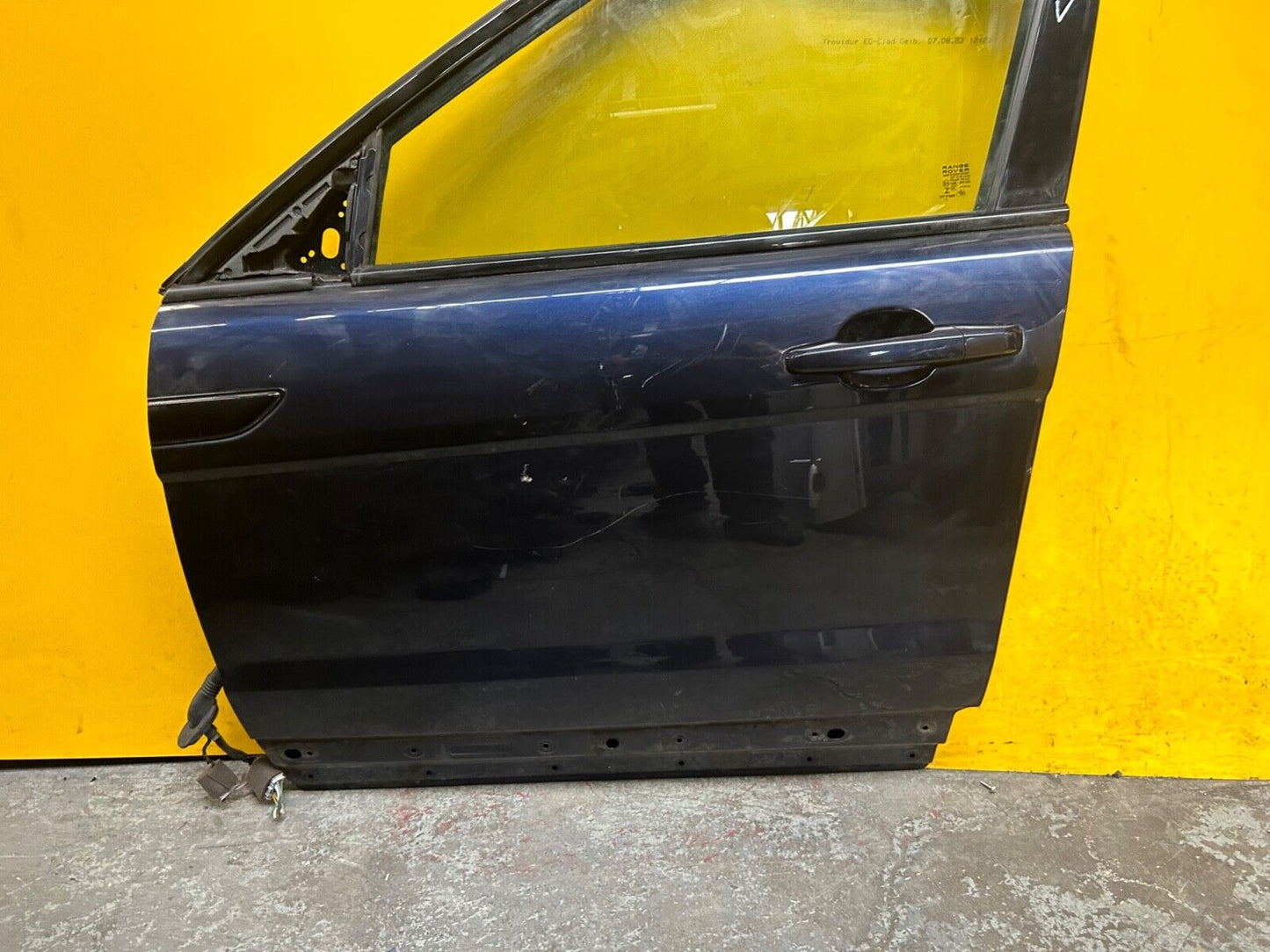 RANGE ROVER EVOQUE L538 2011 - 2019 DOOR PASSENGER SIDE FRONT LEFT WITH GLASS