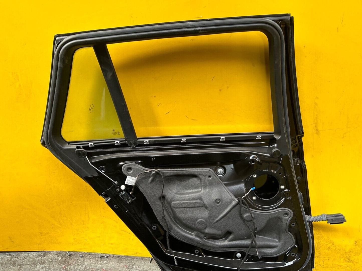 BMW 3 SERIES F31 TOURING 2011-2019 DOOR PASSENGER SIDE REAR LEFT COMPLETE