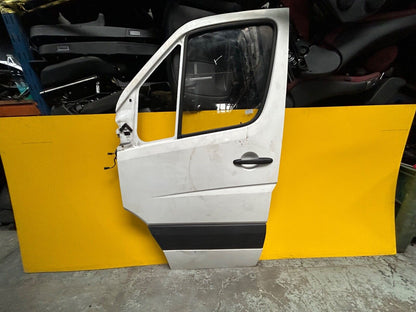 MERCEDES SPRINTER W906 DOOR PASSENGER SIDE FRONT LEFT IN WHITE 08-14