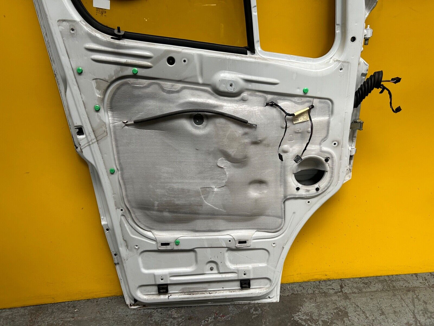 MERCEDES SPRINTER W906 DOOR PASSENGER SIDE FRONT LEFT IN WHITE 08-14