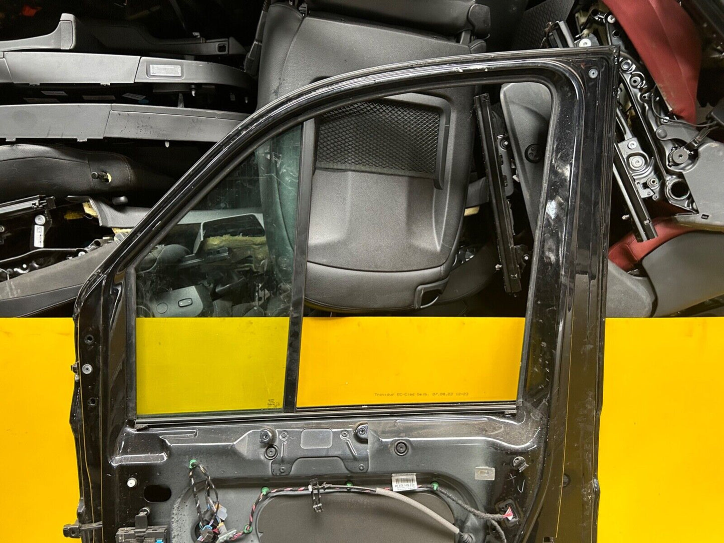 VOLKSWAGEN CRAFTER 2018-2024 DOOR DRIVER SIDE FRONT RIGHT COMPLETE WITH GLASS