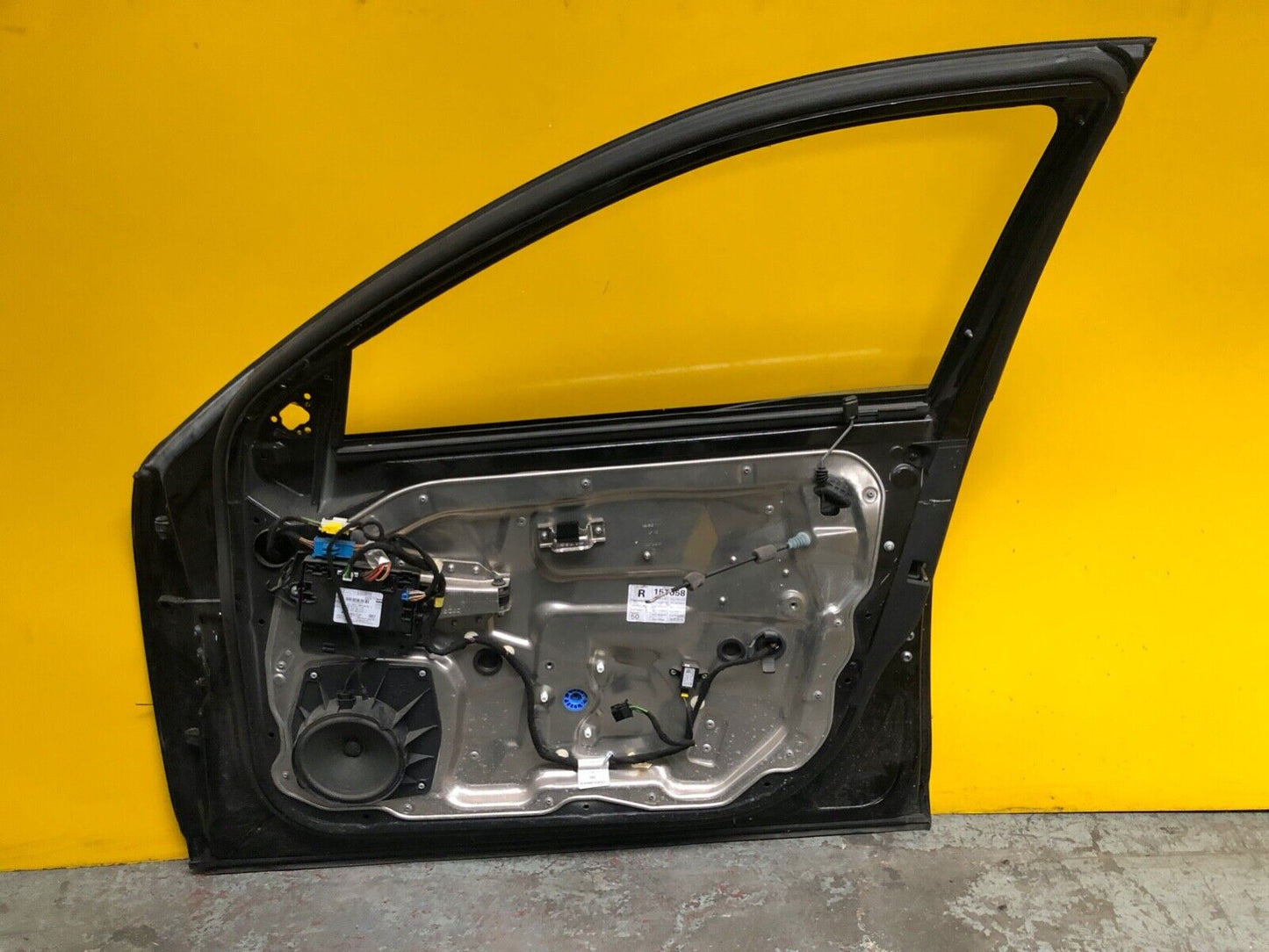 MERCEDES BENZ S CLASS W221 DOOR DRIVER SIDE FRONT RIGHT COMPLETE