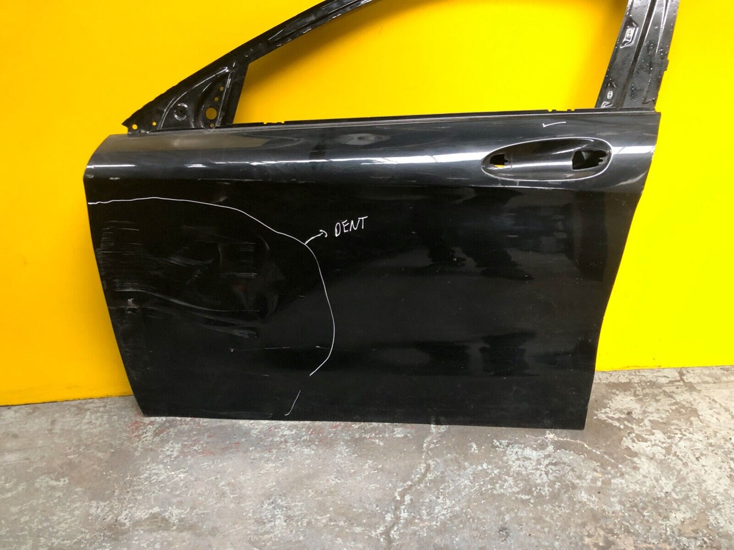 MERCEDES BENZ GLA X156 W156 DOOR PASSENGER SIDE FRONT LEFT DAMAGED