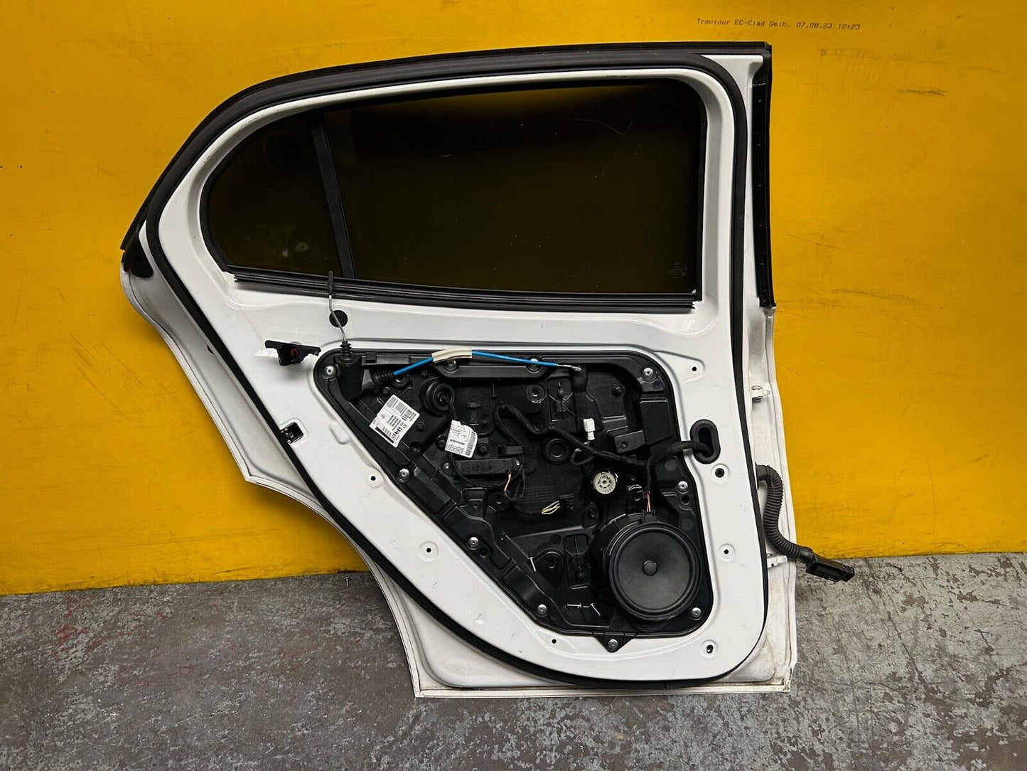 MERCEDES BENZ GLA X156 W156 DOOR PASSENGER SIDE REAR LEFT WITH GLASS COMPLETE