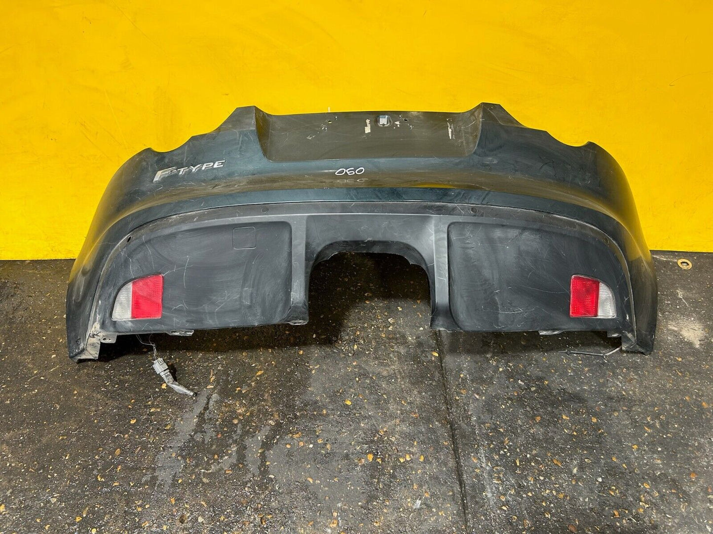 JAGUAR F TYPE S COUPE X152 2016 REAR BUMPER COMPLETE WITH PDC