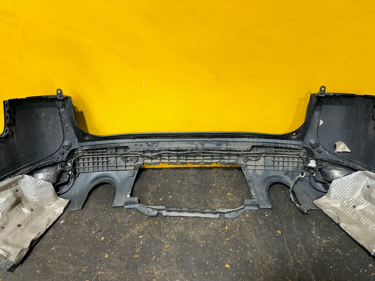 RANGE ROVER SPORT 2013 - 2018 L494 REAR BUMPER WITH PDC GENUINE