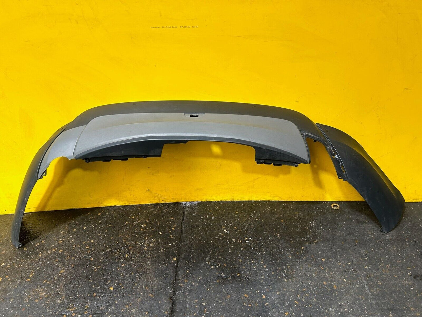 LAND ROVER DISCOVERY 5 HSE REAR BUMPER 2017-ON WITH PDC HY32-17K950-AA