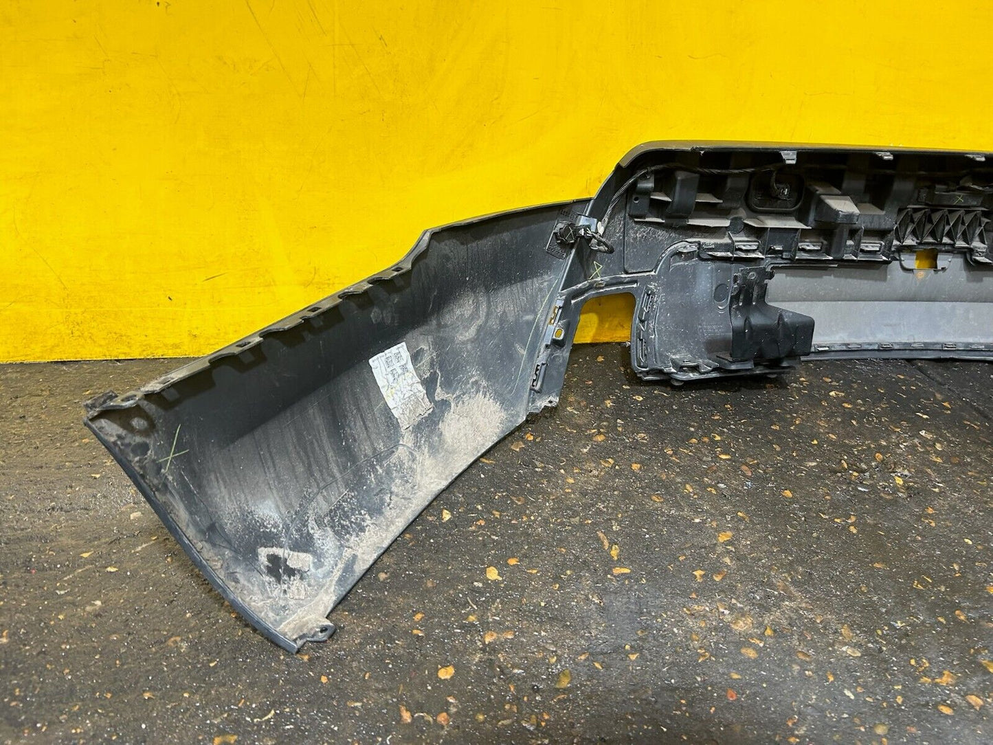 LAND ROVER DISCOVERY 5 HSE REAR BUMPER 2017-ON WITH PDC HY32-17K950-AA