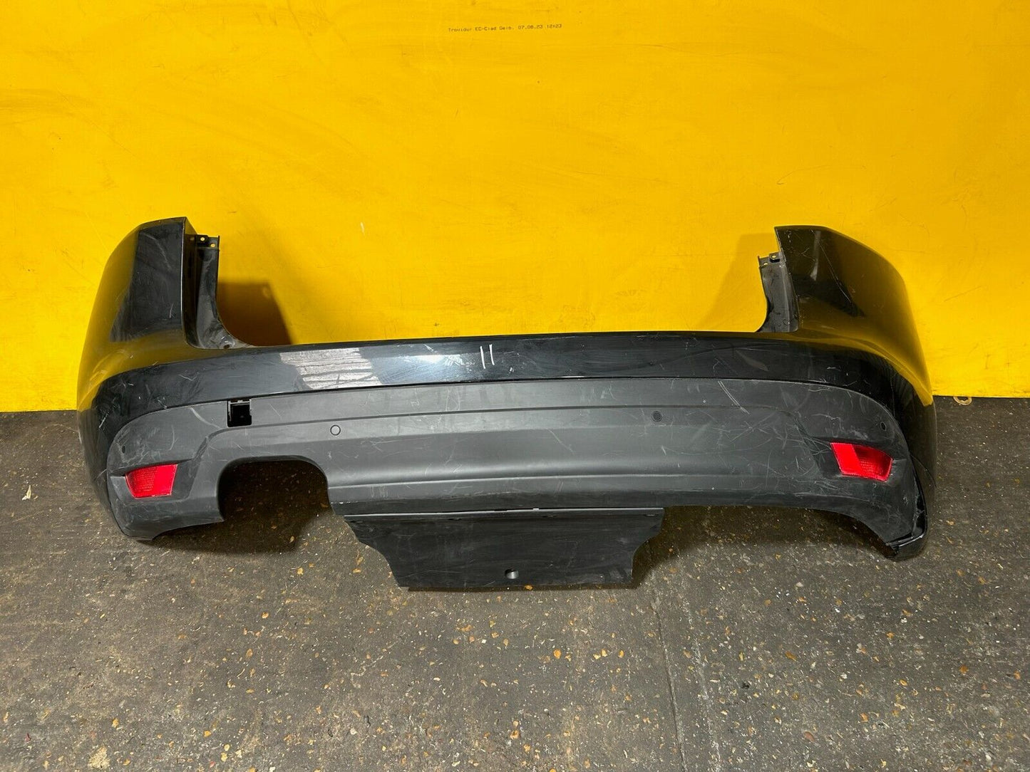 JAGUAR F PACE X761 2015 - 2018 REAR BUMPER COMPLETE WITH PDC SENSORS