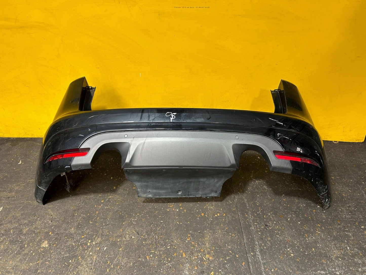 JAGUAR F PACE X761 2015 - 2018 REAR BUMPER COMPLETE WITH PDC SENSORS