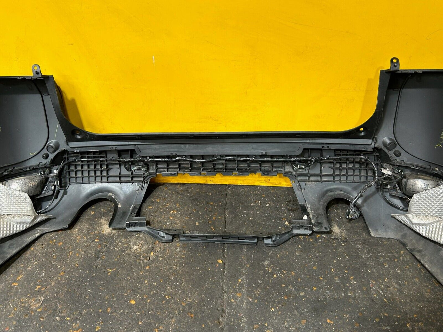 RANGE ROVER SPORT 2013 - 2018 L494 REAR BUMPER WITH PDC HOLES GENUINE