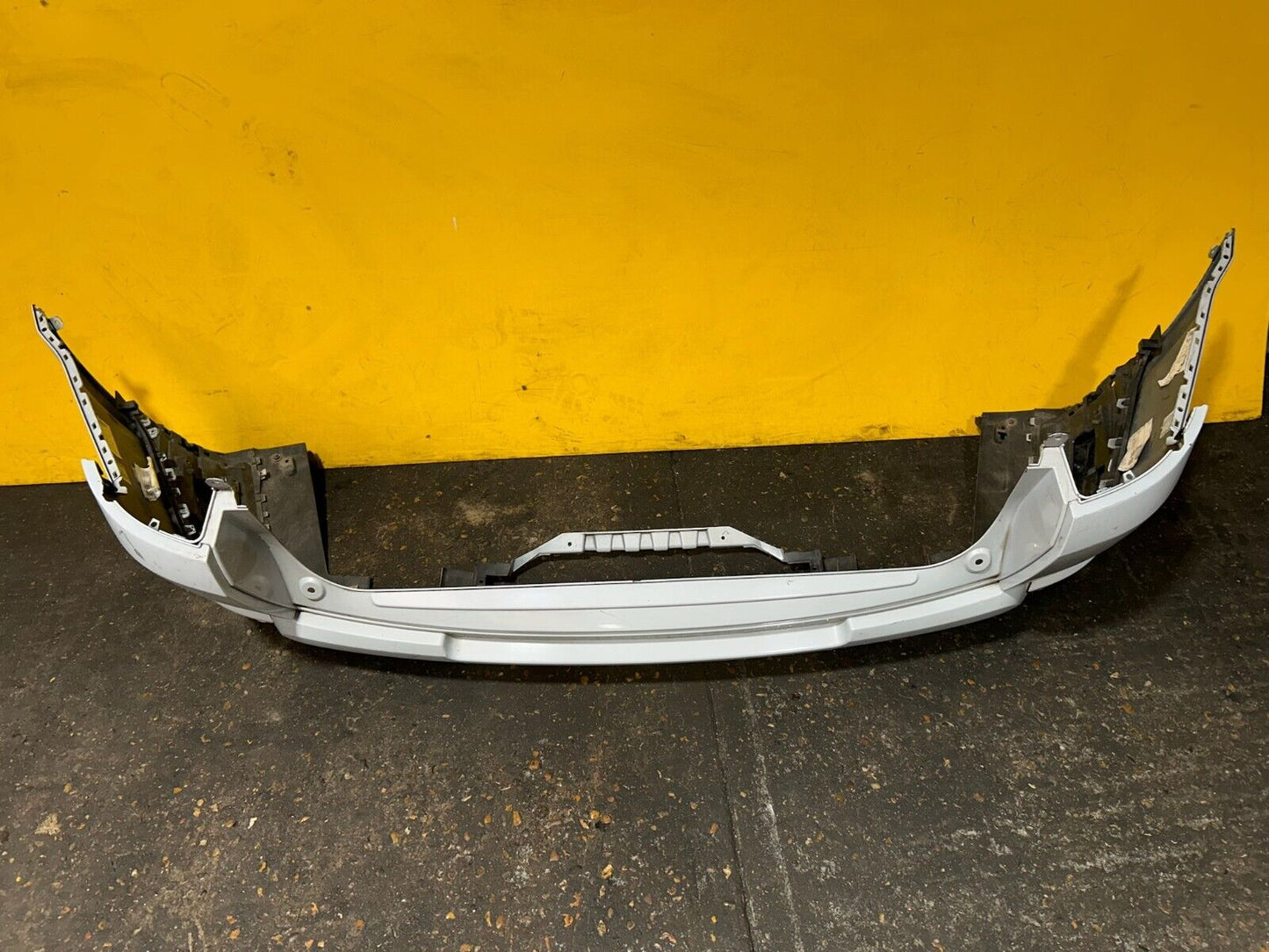 RANGE ROVER SPORT 2013 - 2018 L494 REAR BUMPER WITH PDC HOLES GENUINE