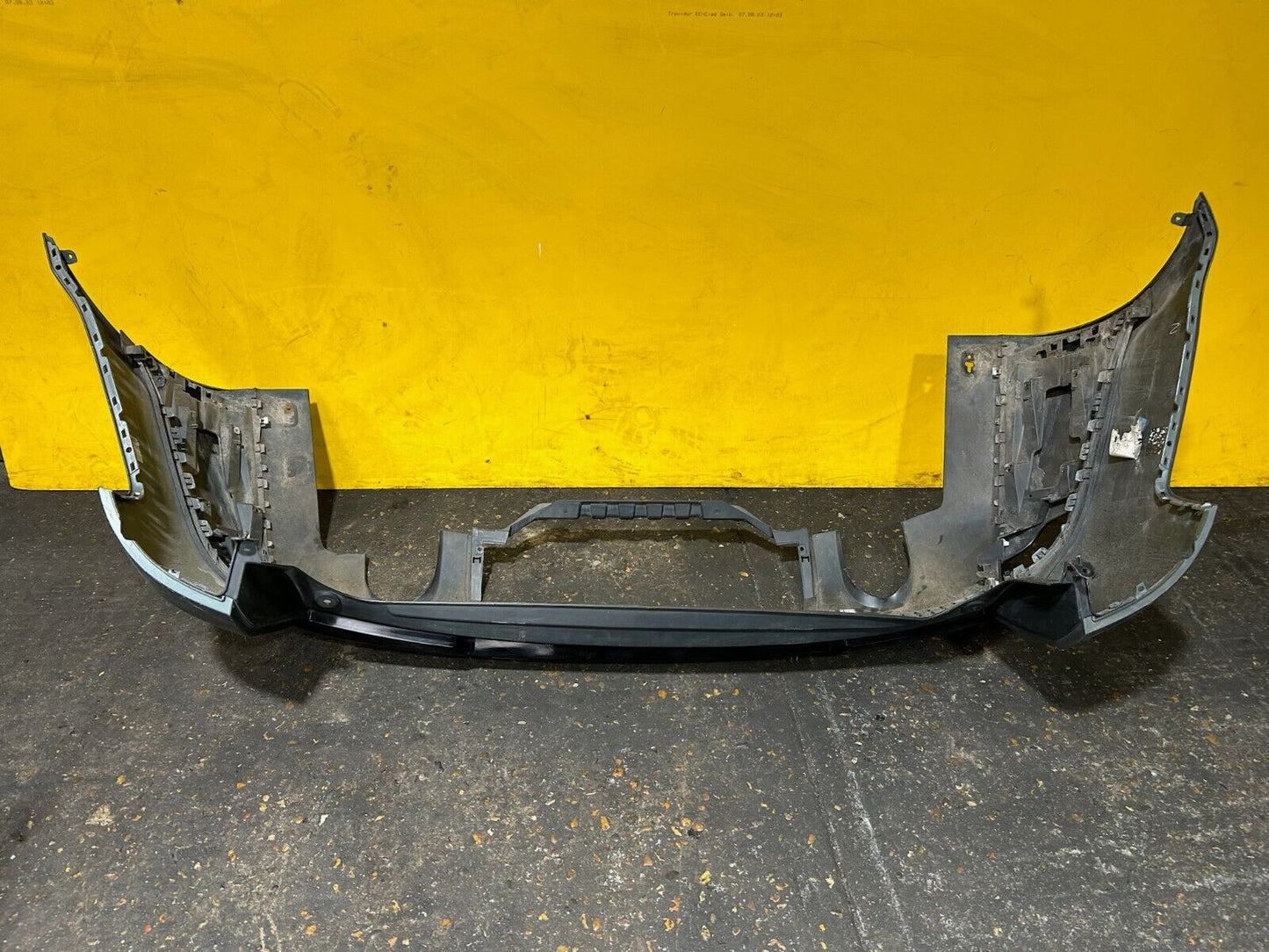 RANGE ROVER SPORT 2013 - 2018 L494 REAR BUMPER WITH PDC HOLES GENUINE