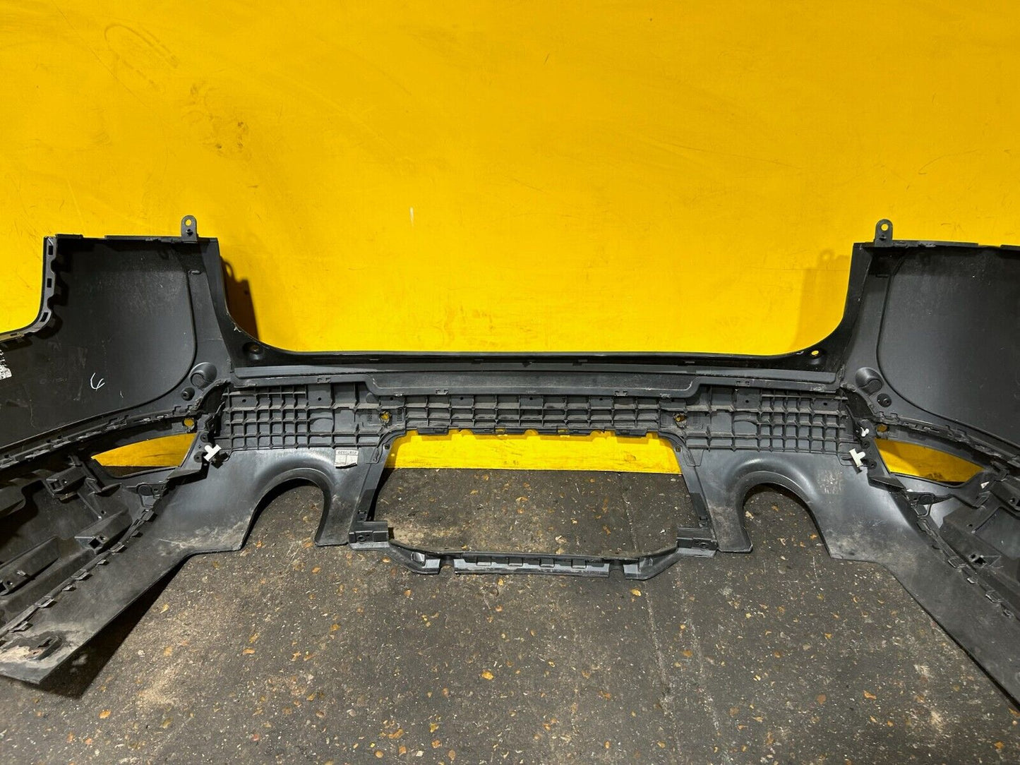 RANGE ROVER SPORT 2013 - 2018 L494 REAR BUMPER WITH PDC HOLES GENUINE