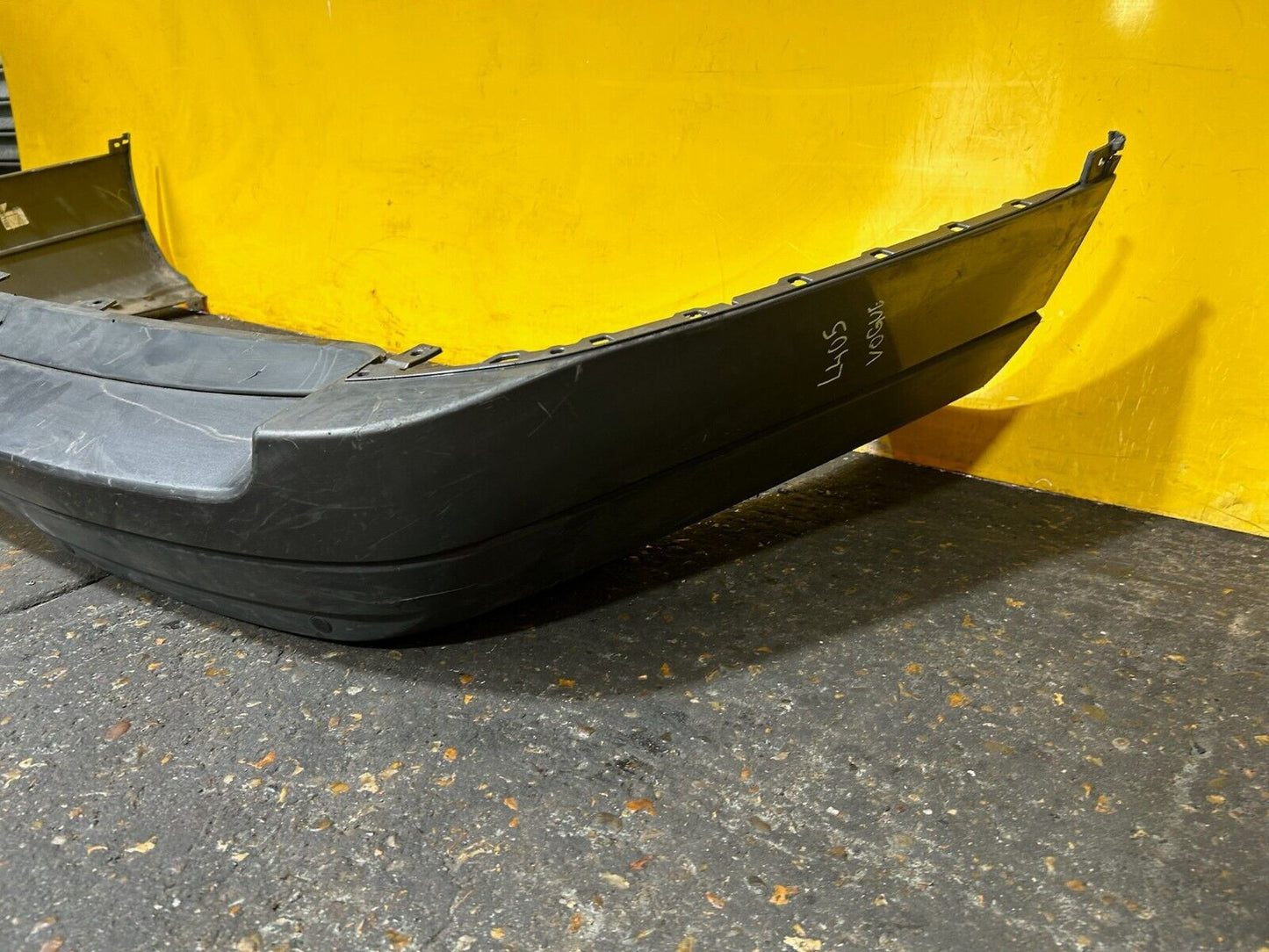 RANGE ROVER VOGUE L405 2013 - 2016 REAR BUMPER WITH PDC SENSORS GENUINE