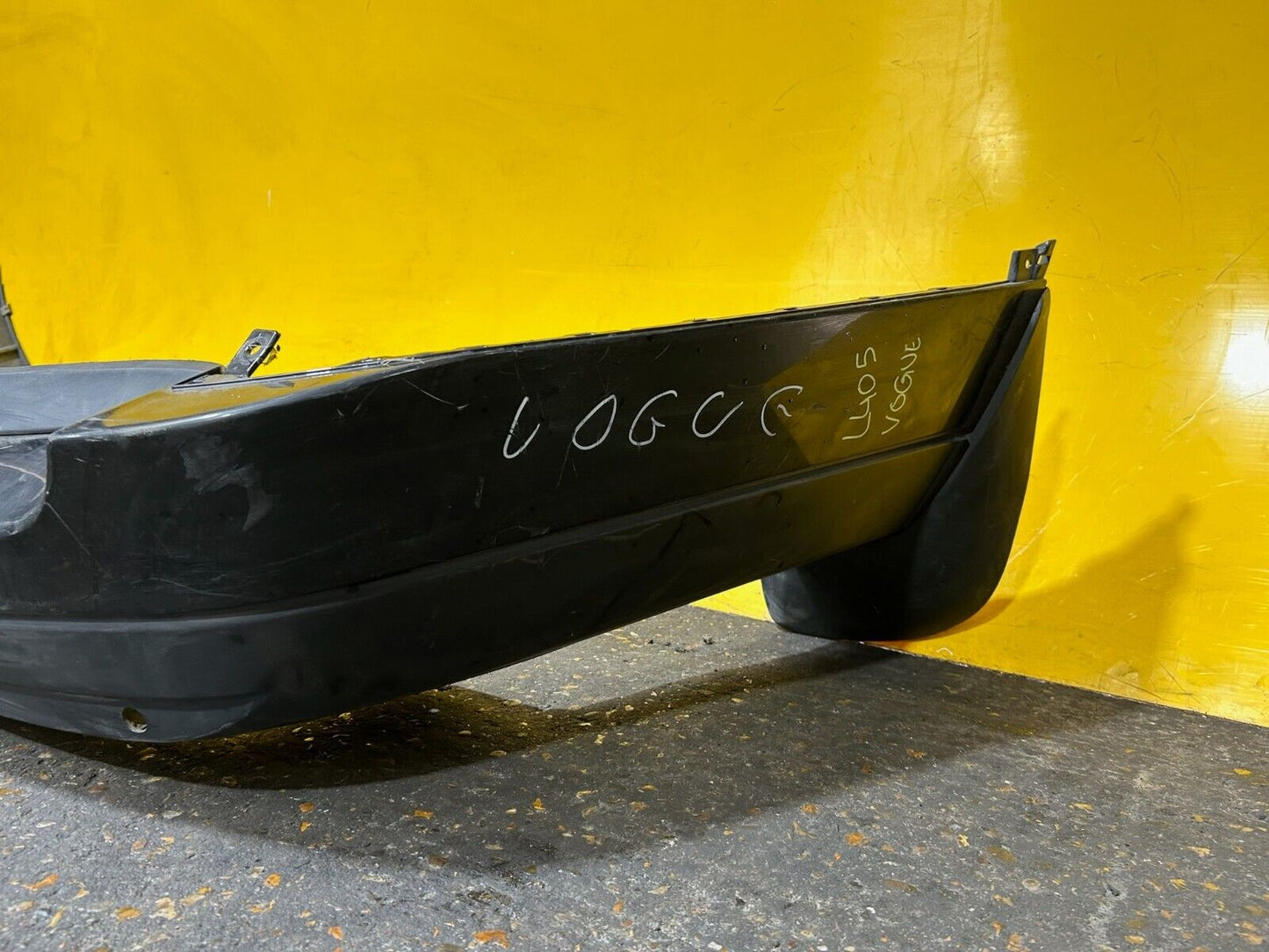 RANGE ROVER VOGUE L405 2013 - 2016 REAR BUMPER WITH PDC HOLES GENUINE