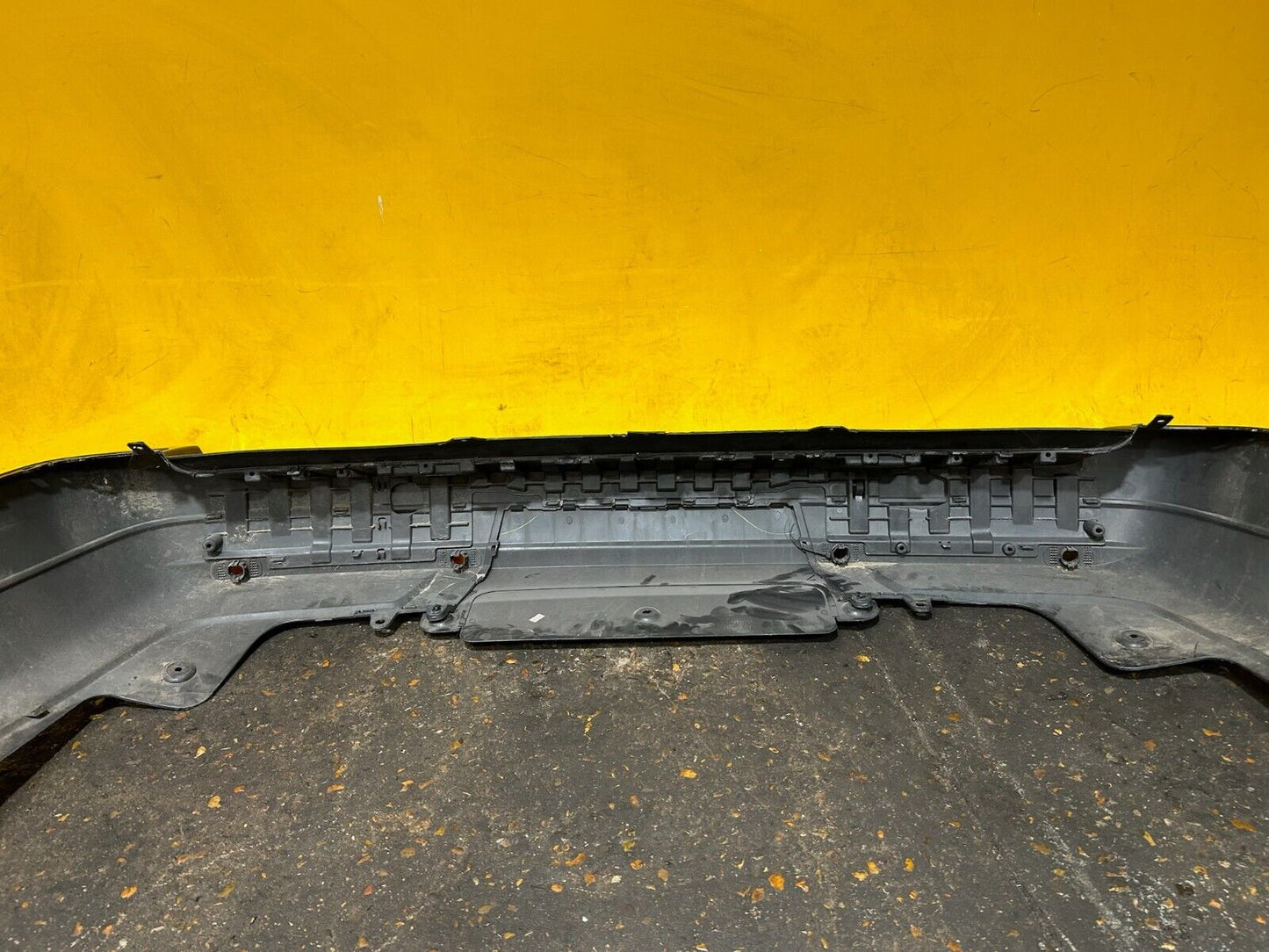 RANGE ROVER VOGUE L405 2013 - 2016 REAR BUMPER WITH PDC HOLES GENUINE