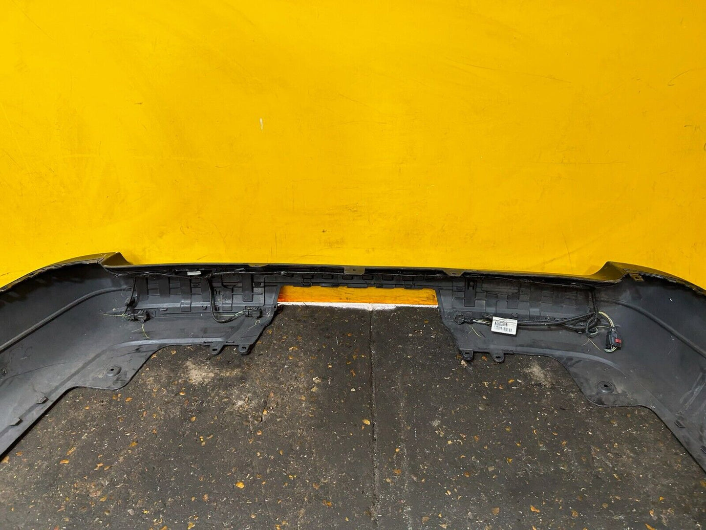 RANGE ROVER VOGUE L405 2013 - 2016 REAR BUMPER WITH PDC SENSORS GENUINE