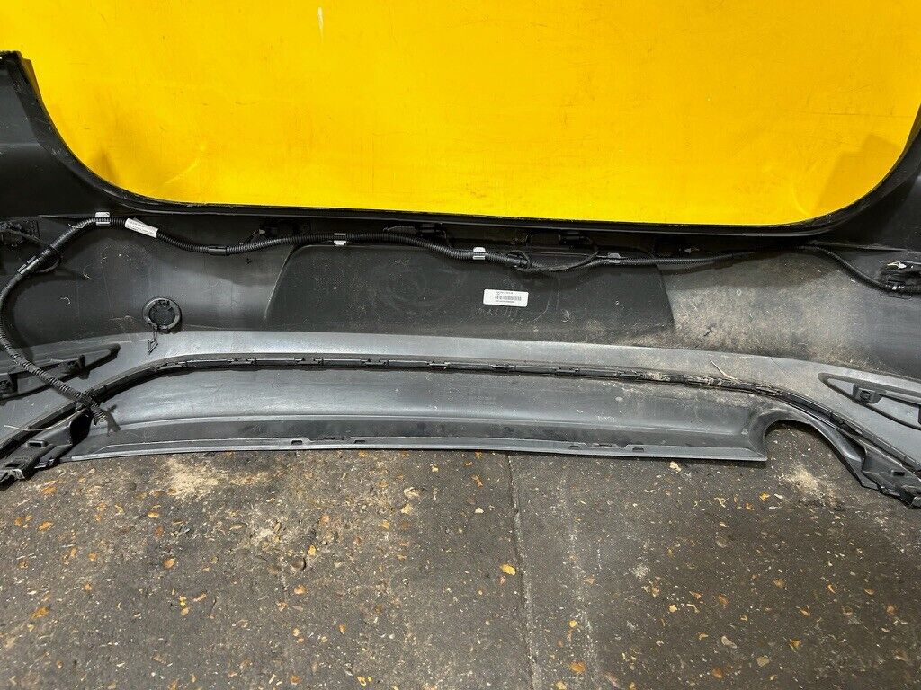 VOLKSWAGEN GOLF MK7 2013 - 2017 COMPLETE REAR BUMPER WITH PDC 5G6807421