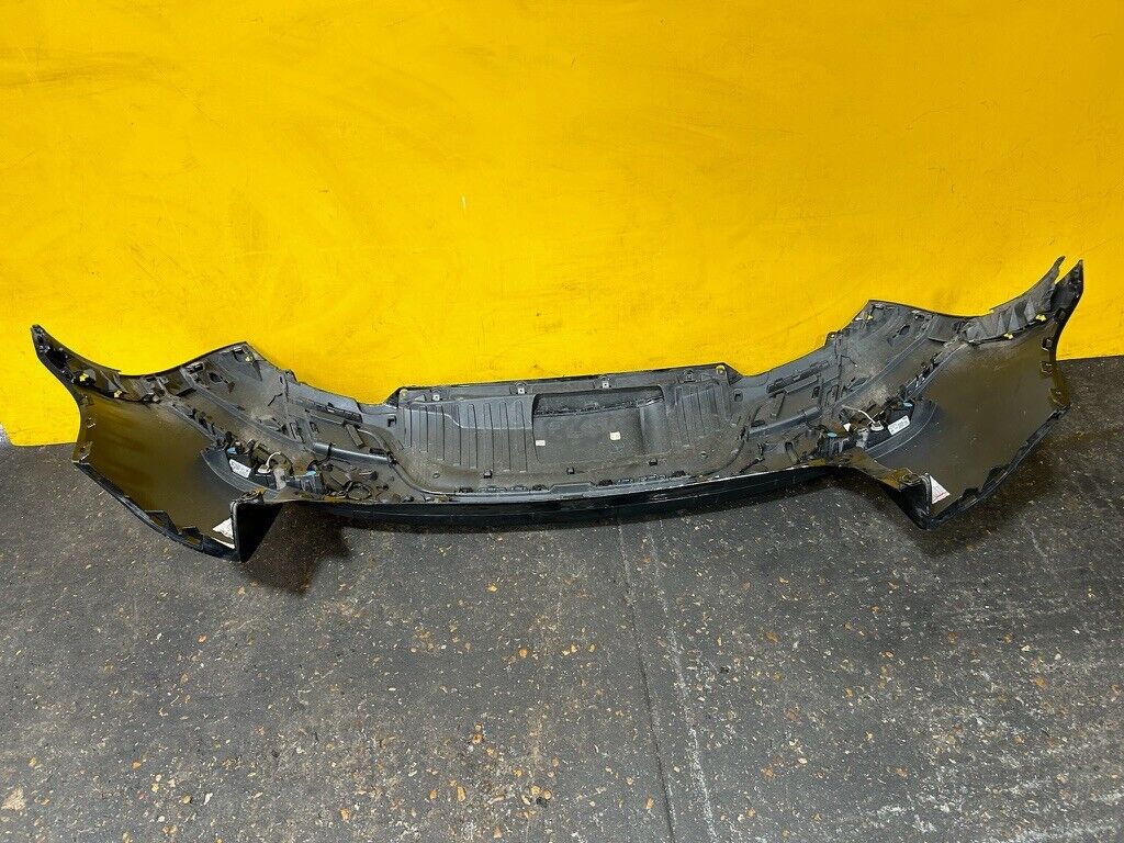 RANGE ROVER EVOQUE L551 2019 - 2023 GENUINE REAR BUMPER COMPLETE WITH PDC HOLES