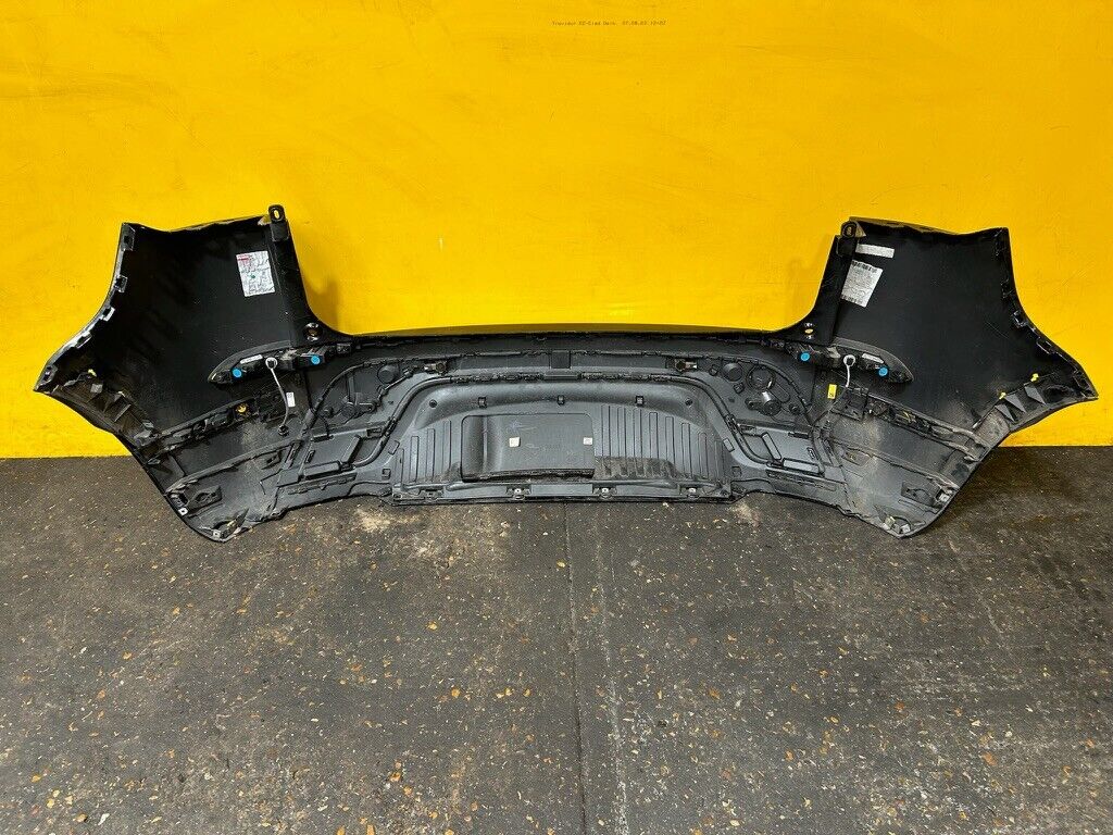 RANGE ROVER EVOQUE L551 2019 - 2023 GENUINE REAR BUMPER COMPLETE WITH PDC HOLES