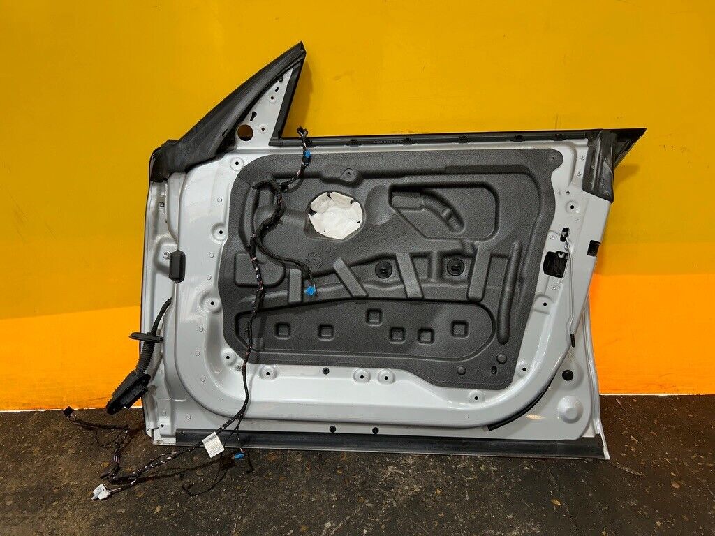 BMW 5 SERIES GT F07 2010-2017 DOOR DRIVER SIDE FRONT RIGHT WITH GLASS